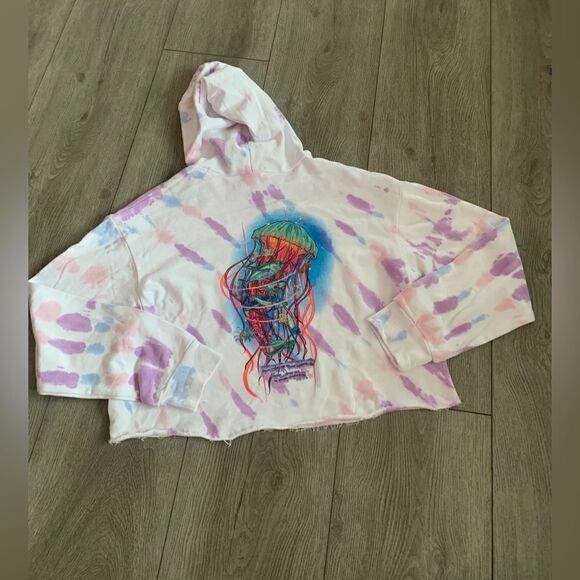 Psycho tuna woman’s size M crop sweater very beautiful graphic design NWOT - Picture 2 of 4